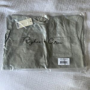 Rylee & Cru sunrise tee in blue fog new nwt 4/5